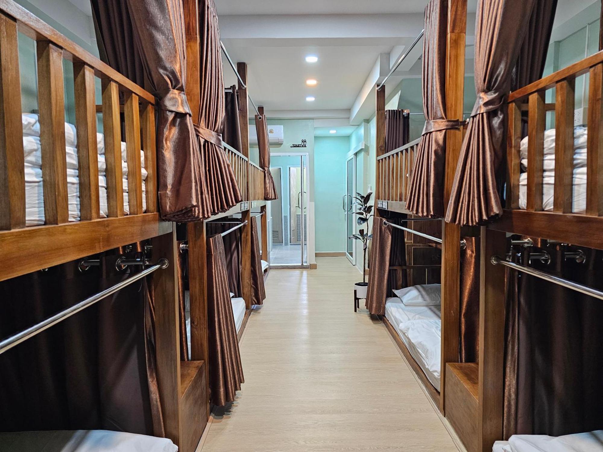 Lub Nai Hostel Patong Екстер'єр фото