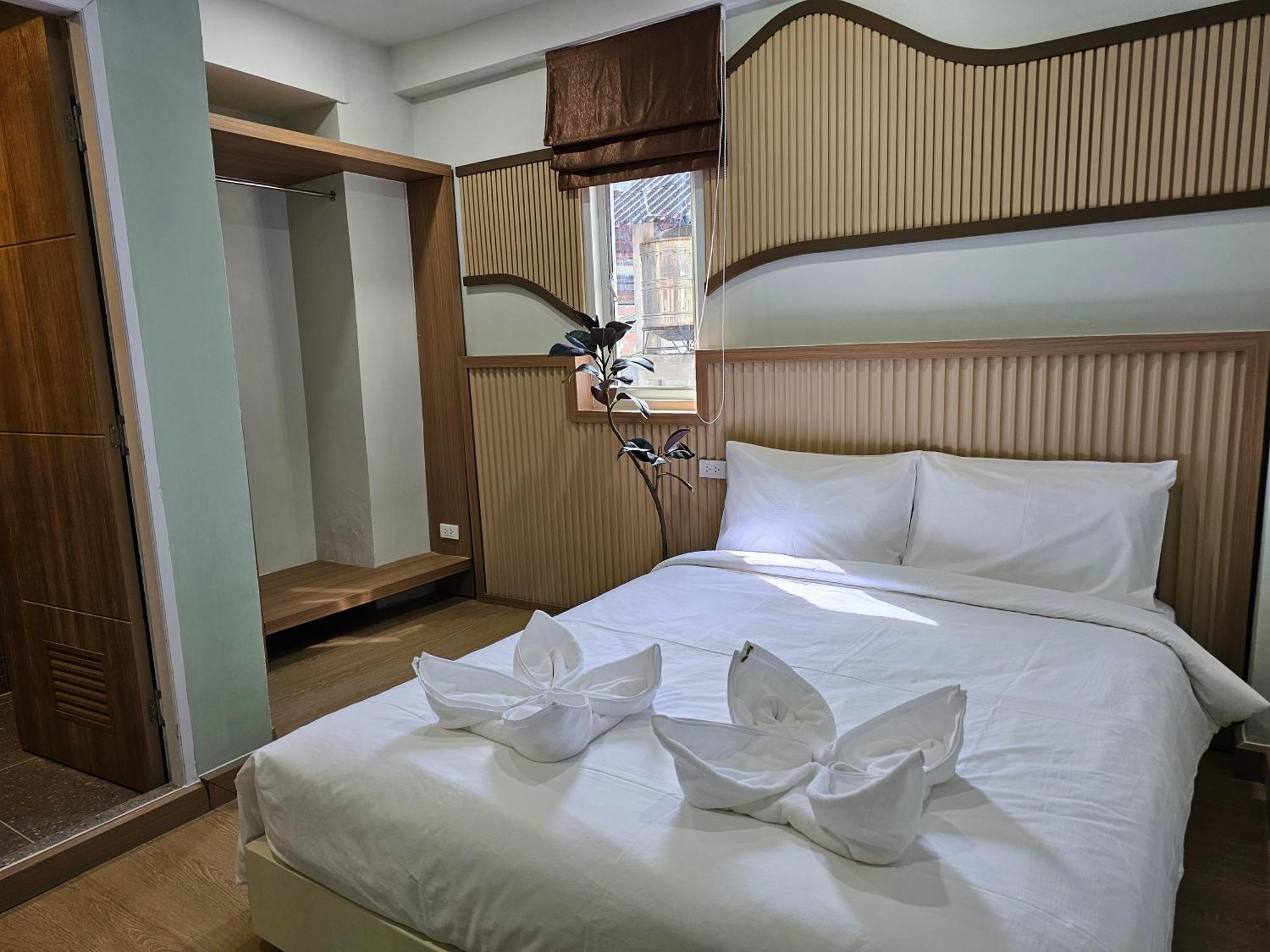 Lub Nai Hostel Patong Екстер'єр фото