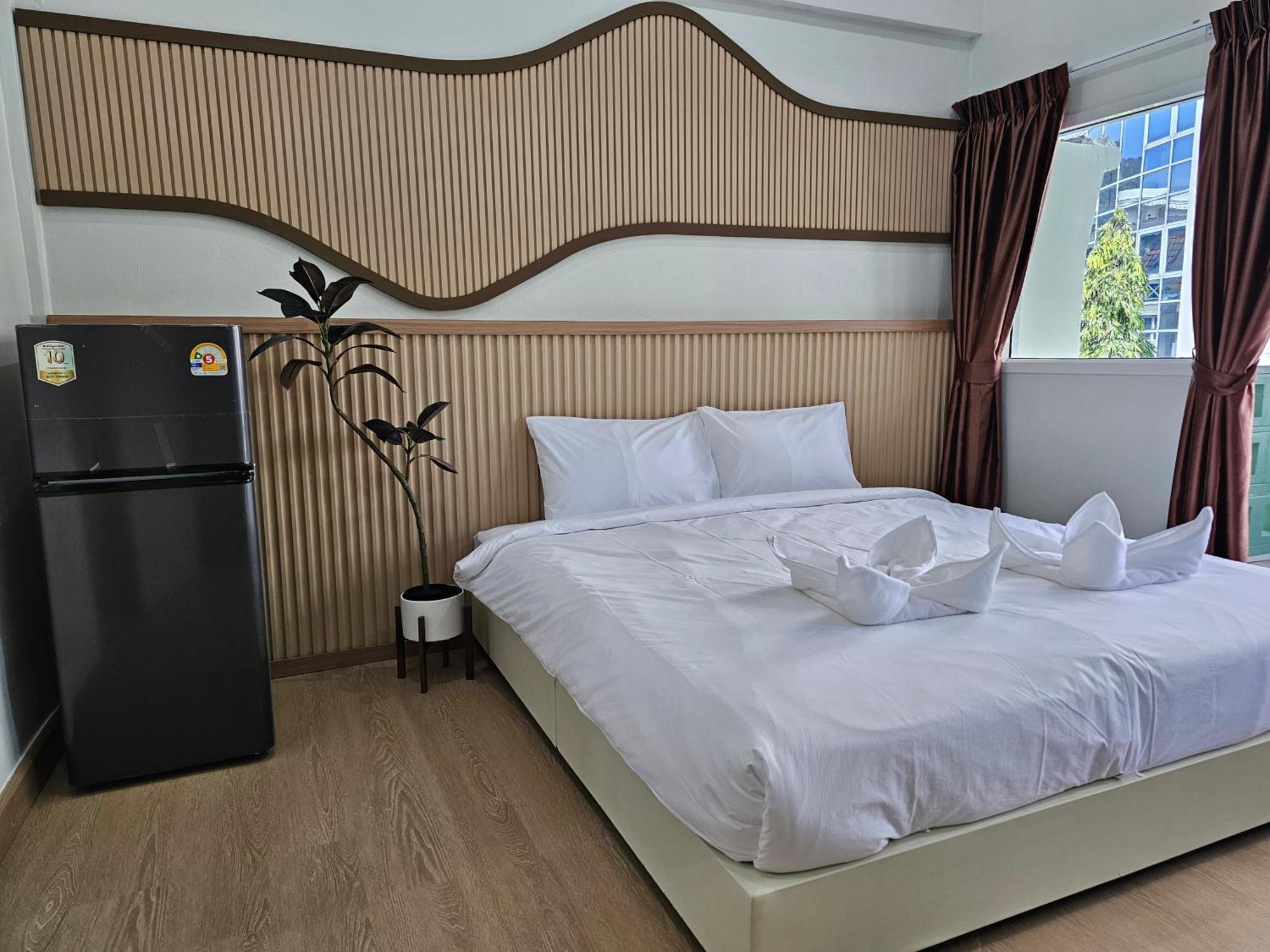 Lub Nai Hostel Patong Екстер'єр фото